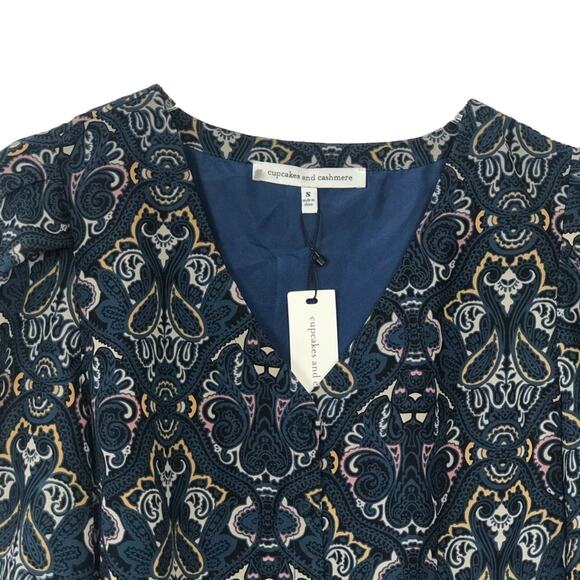 Cupcakes and Cashmere Button Front Blouse Size 2 - Picture 2 of 7